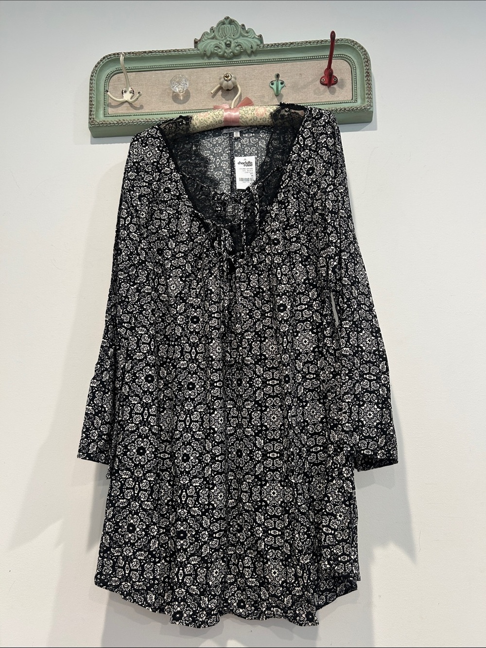 Charlotte Russe Black White Bohemian Floral Lace-Trim bell sleeve Mini Dress Md